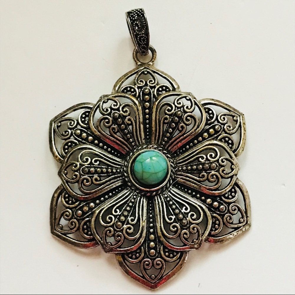 Flower pendant
